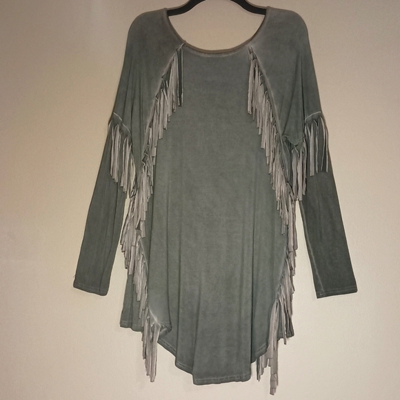 NWOT POL Oversized Olive Fringe Tunic Top - Picture 2 of 5